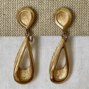 Vintage Trifari clip earrings